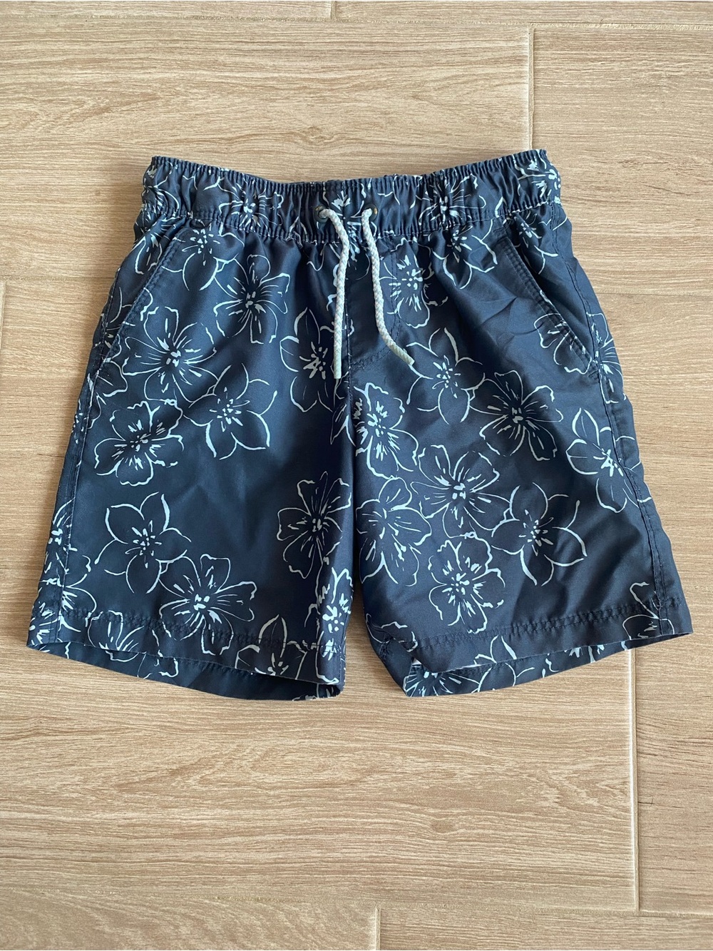 Cat & Jack Boys Swim Trunks Floral Board Shorts Hawaiian Dark Gray Kids Medium